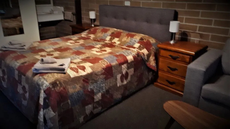 Bordertown Motel