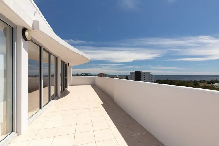 The Crest Penthouse 902