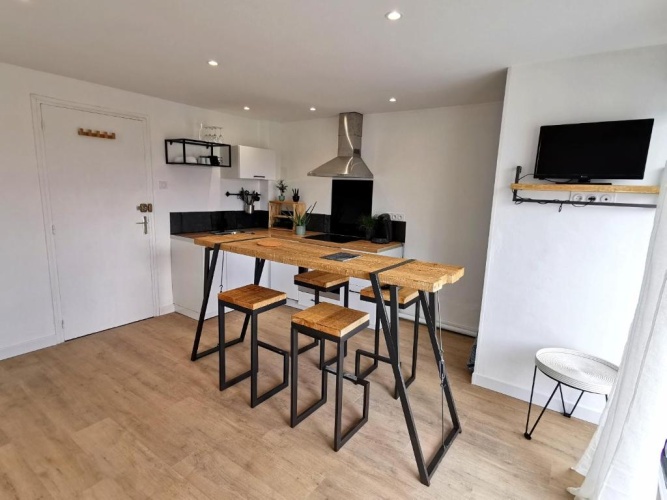 1 Bedroom Apartment