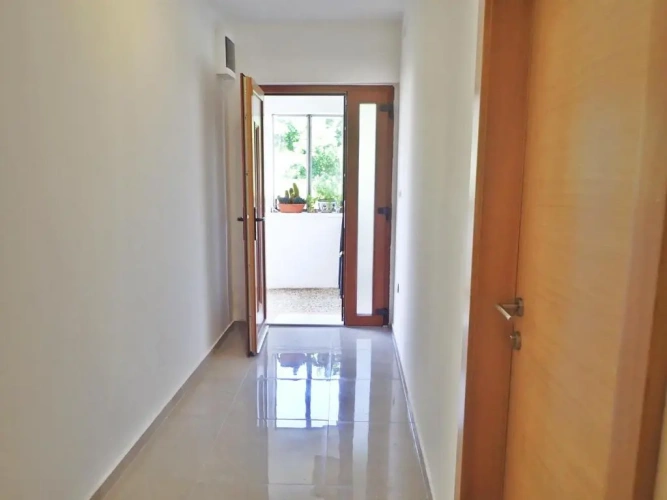 3 Bedrooms Apartment