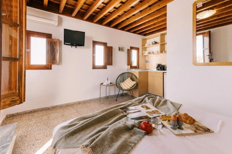 Arte Lindos Suites