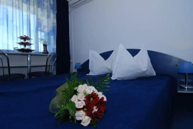 Standard Double room with balcony and with partial sea view