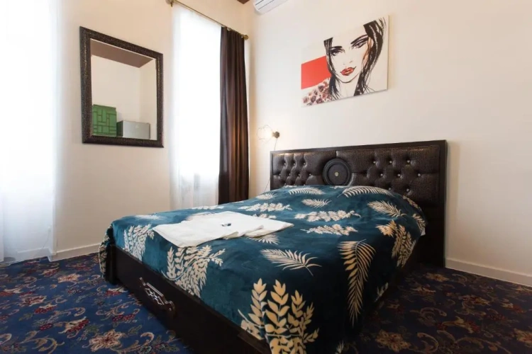 Deluxe Studio