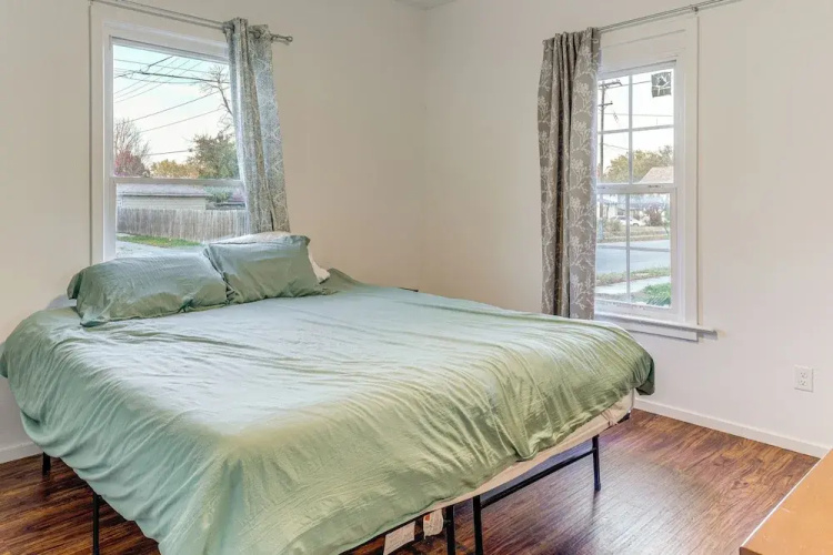 Stroll to Main St Eats! Pet-friendly Joplin Escape