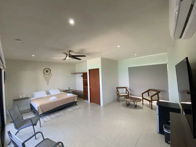 Cuxos Hotel Beachfront