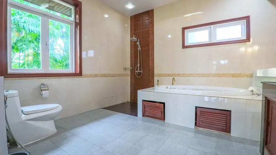 7 Bedroom Pool Villa in Kathu SV1