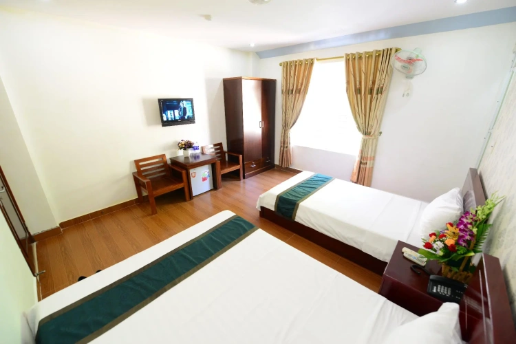 Standard Triple room