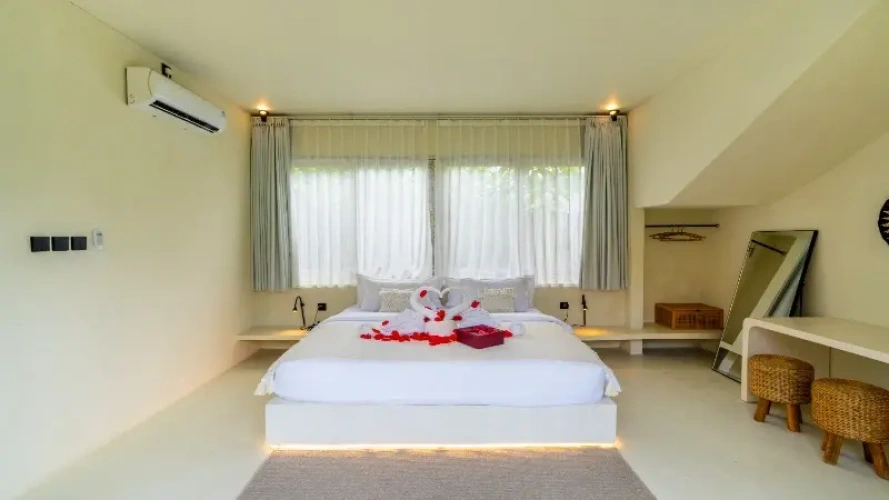 2 Bedrooms Villa