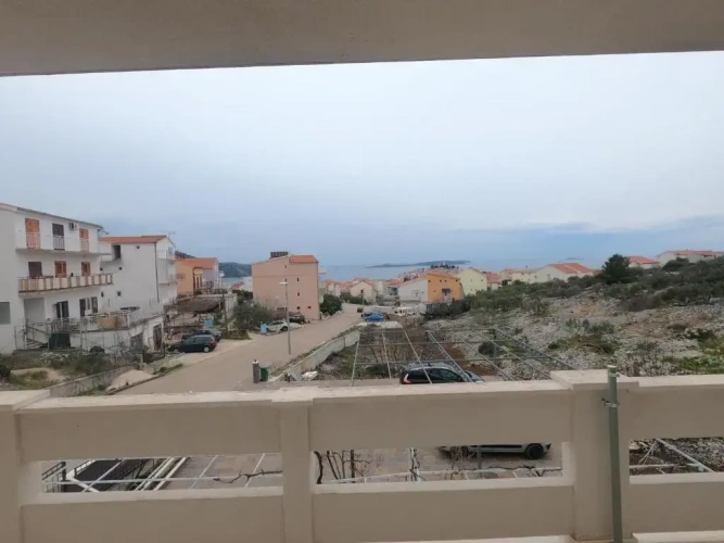 Apartment with balcony and with sea view