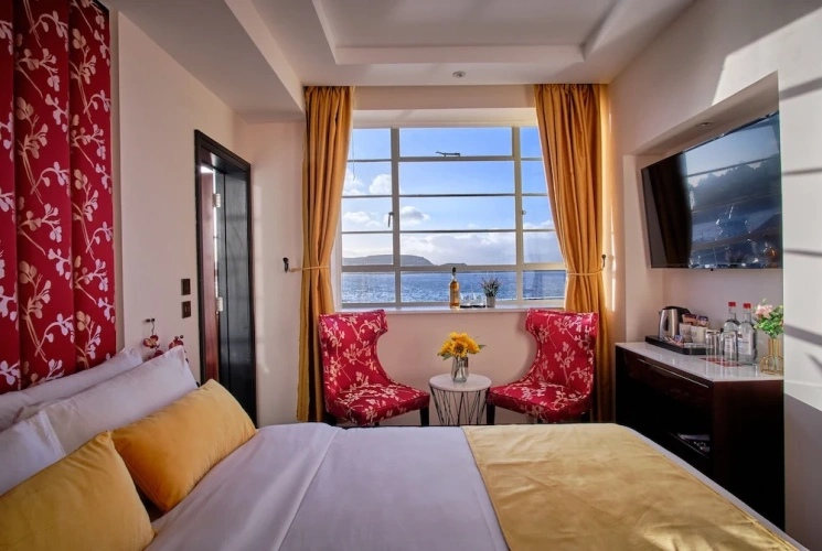 Standard Double room with bay view