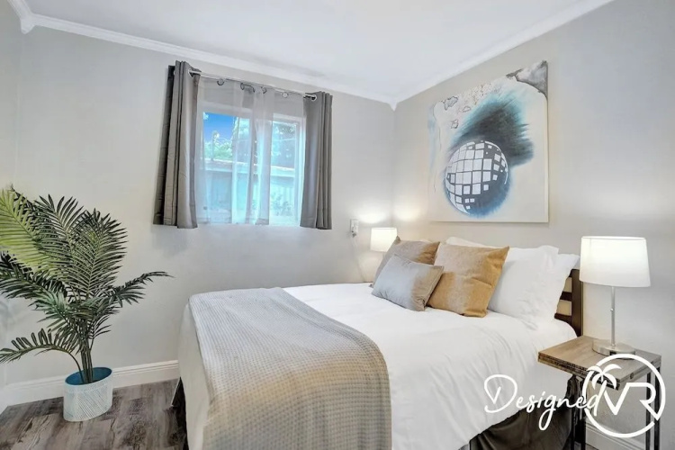 Beautiful 4 BR with Private Heated Pool