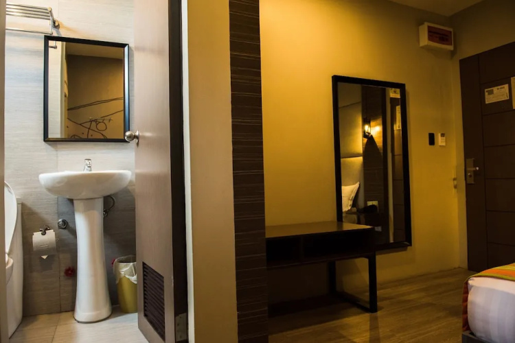 Dy Viajero Transient Hotel