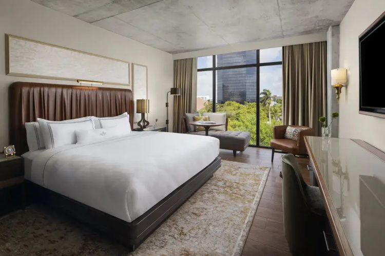 Standard Double room with city view