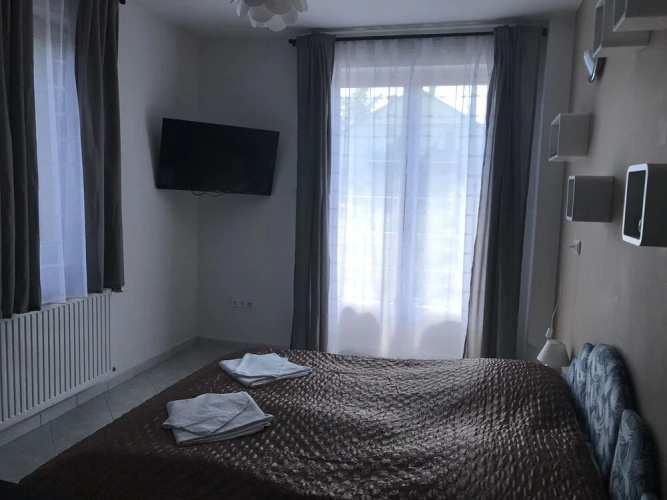 Hollik Apartmanhaz