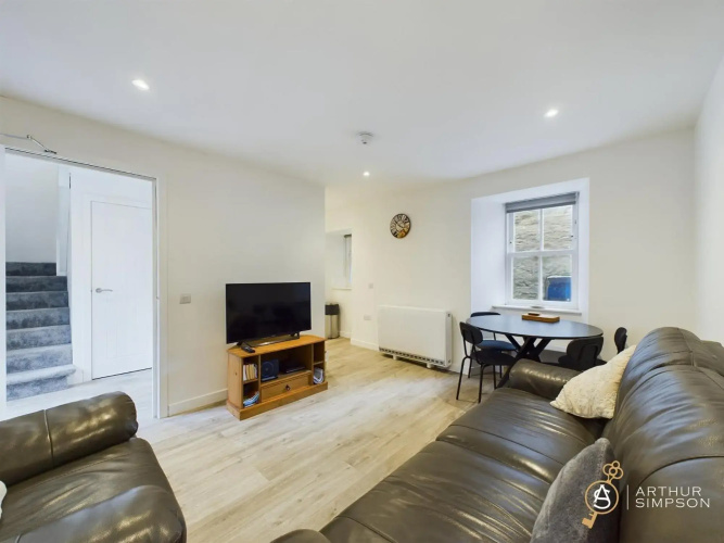 Brand New Town Centre Apartment