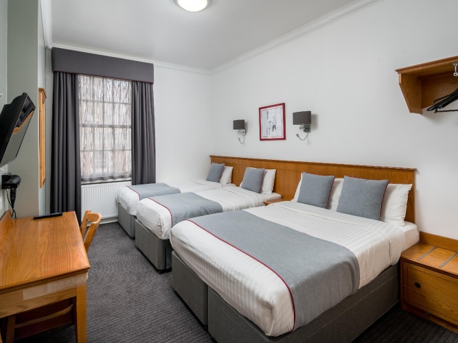 Deluxe Quadruple room