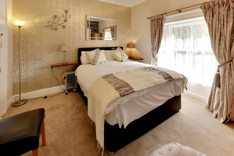 Robin Hill House