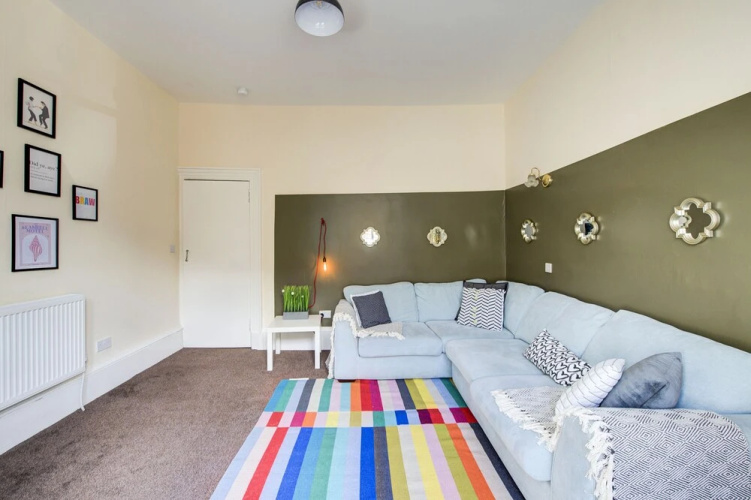 Perfectly Situated Glasgow 2 Bed Apartment