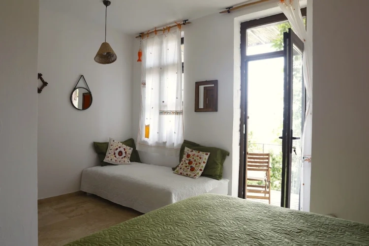 1 Bedroom Comfort Double room with garden view
