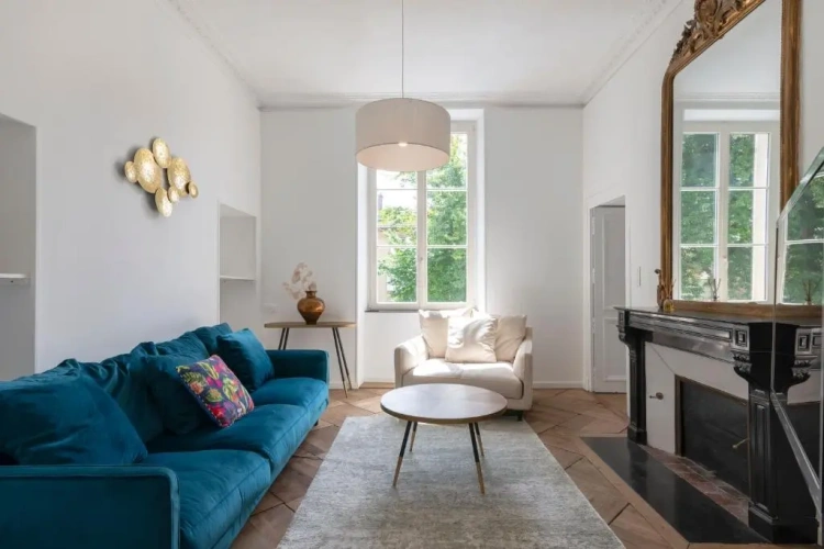 2 Bedrooms Apartment