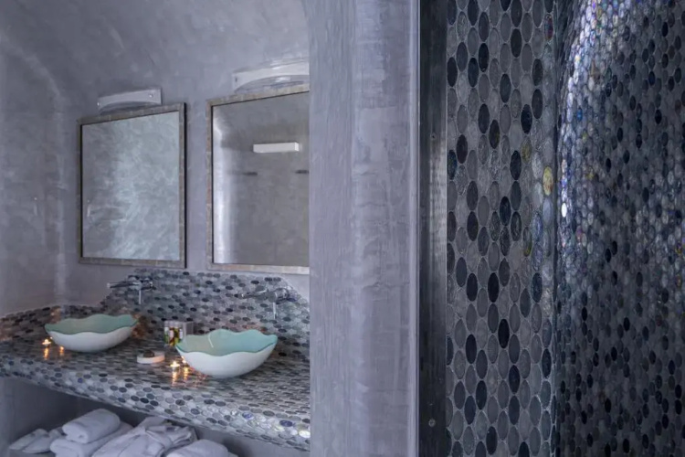 Dreams Luxury Suites