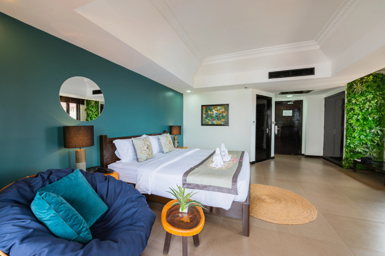 Treasure Oasis Hotel