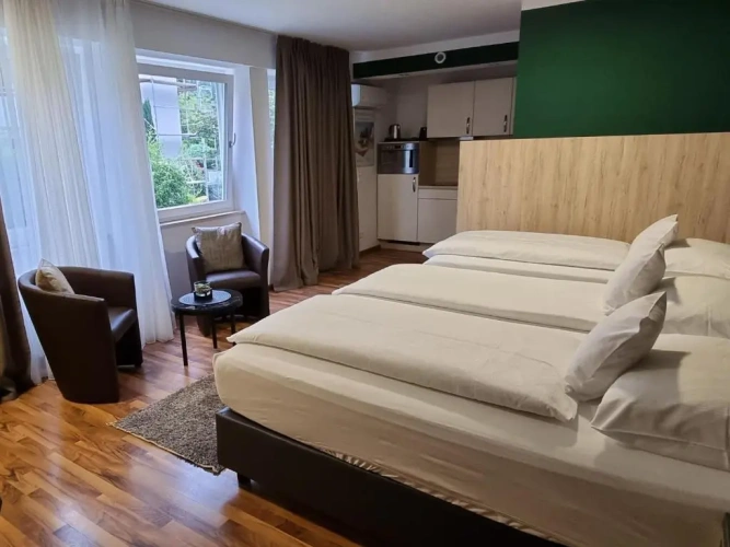 Standard Triple room