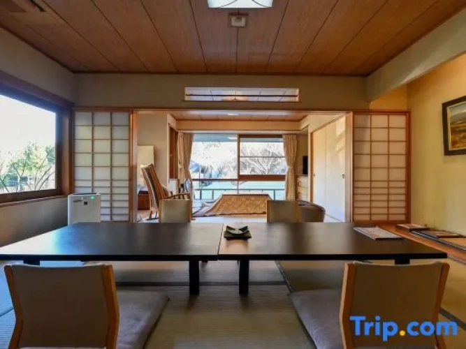 Standard room with mountain view