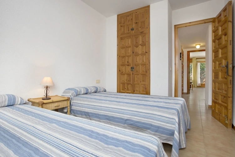 2 Bedrooms Apartment