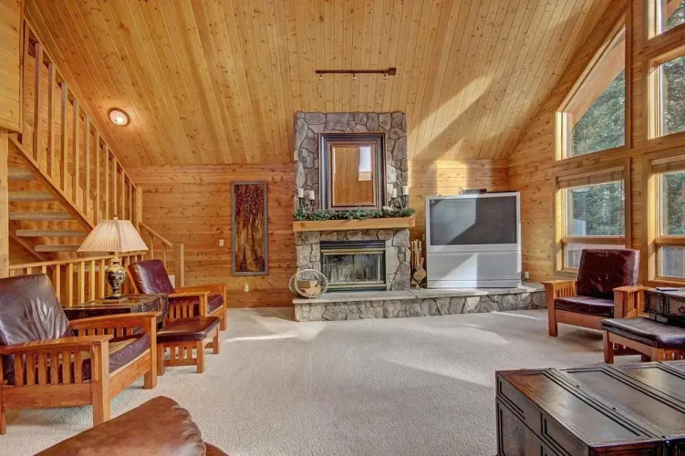 Black Bear 5 Br Home by RedAwning