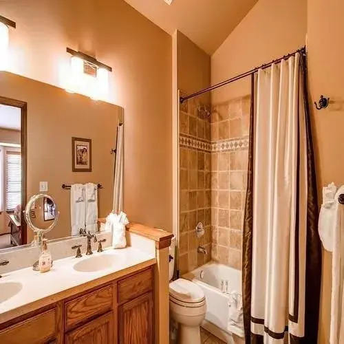 Village Point By Pinnacle Lodging