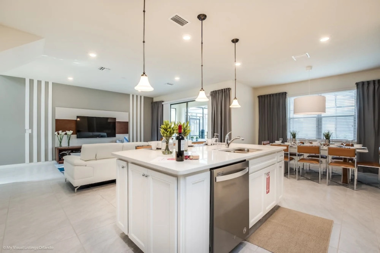 5444 Misty Oak Circle