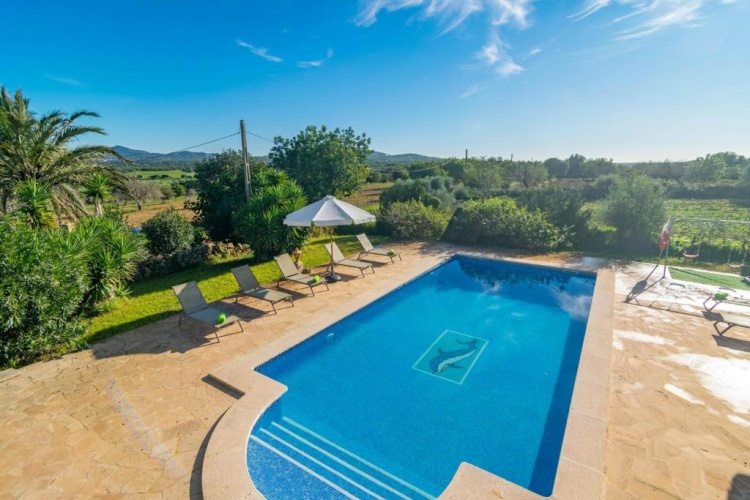 5 Bedrooms Villa