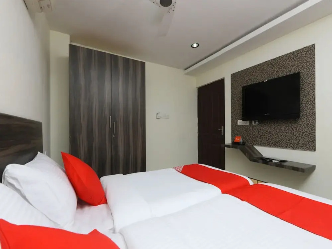 OYO Flagship 559 Harshetha Residency
