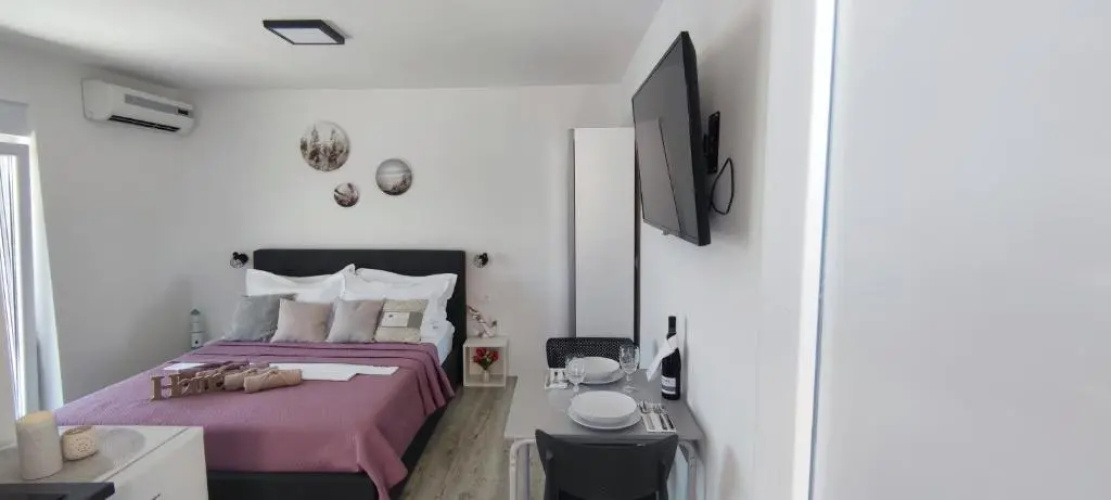 Rooms Lucky