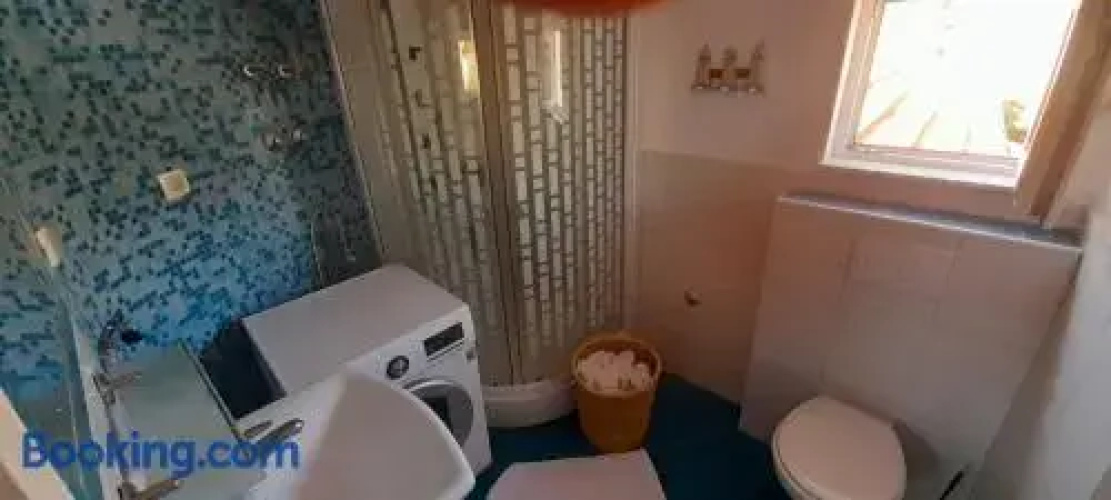 Nice Apartment in Grebastica
