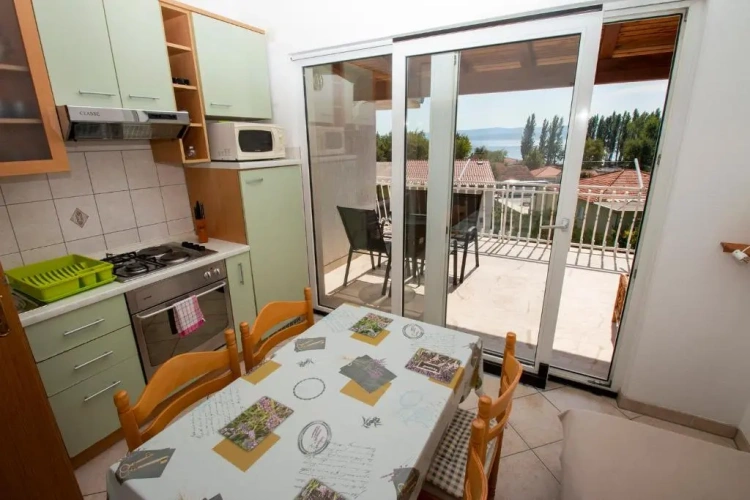 Apartment with sea view