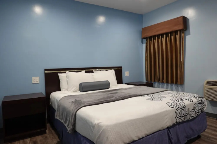 24 Hours Motel