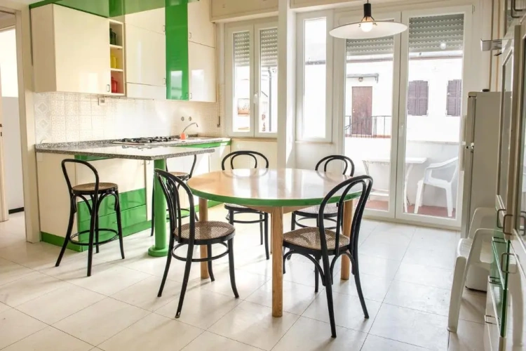 2 Bedrooms Apartment