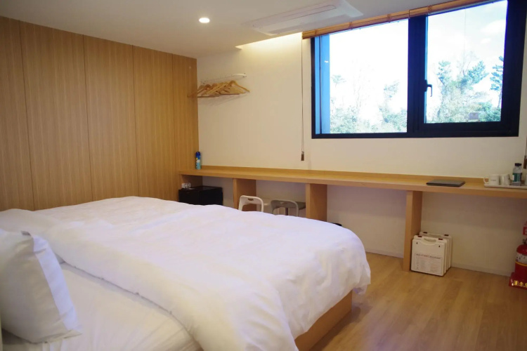 Aroomi Hotel