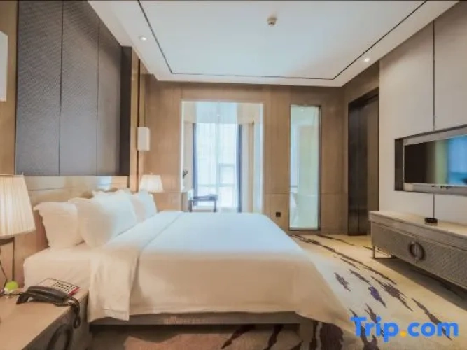 Suite with river view