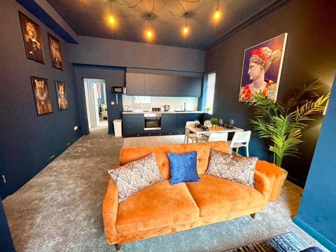 2 Bedrooms Apartment