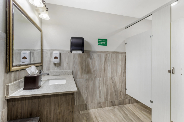 Best Western Plus First Coast Inn & Suites