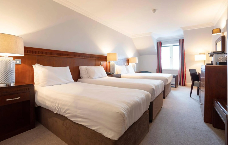 Schull Harbour Hotel & Leisure Centre