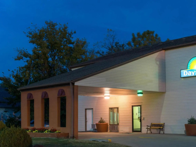 Days Inn By Wyndham Springfield
