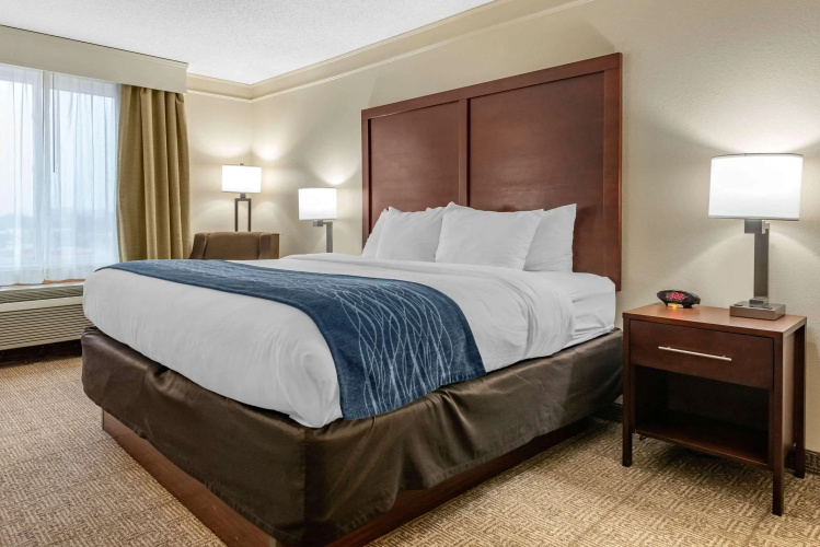 Comfort Inn & Suites Heath - Newark South