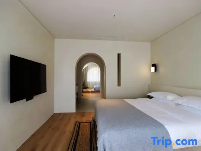 2 Bedrooms Suite with view