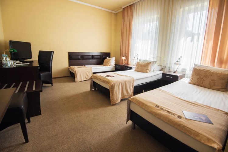 Standard Triple room