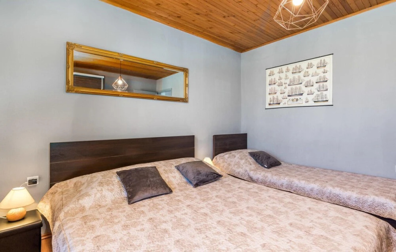Nice Home in Karlobag With Wifi and 2 Bedrooms