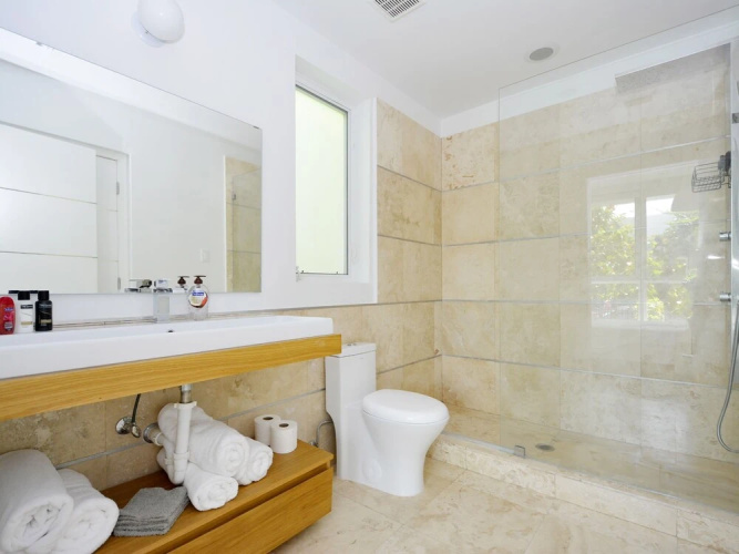 Miami World Rental - Euclid House